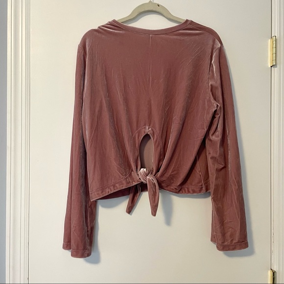 Design Lab Velvet Tie Back Top NWOT - Picture 4 of 6